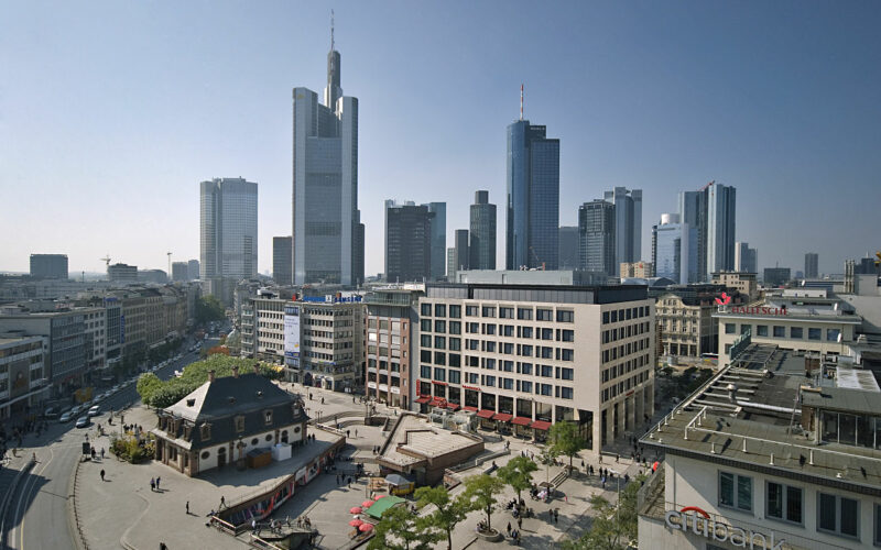 Hauptwache Frankfurt am Main mit Skyline