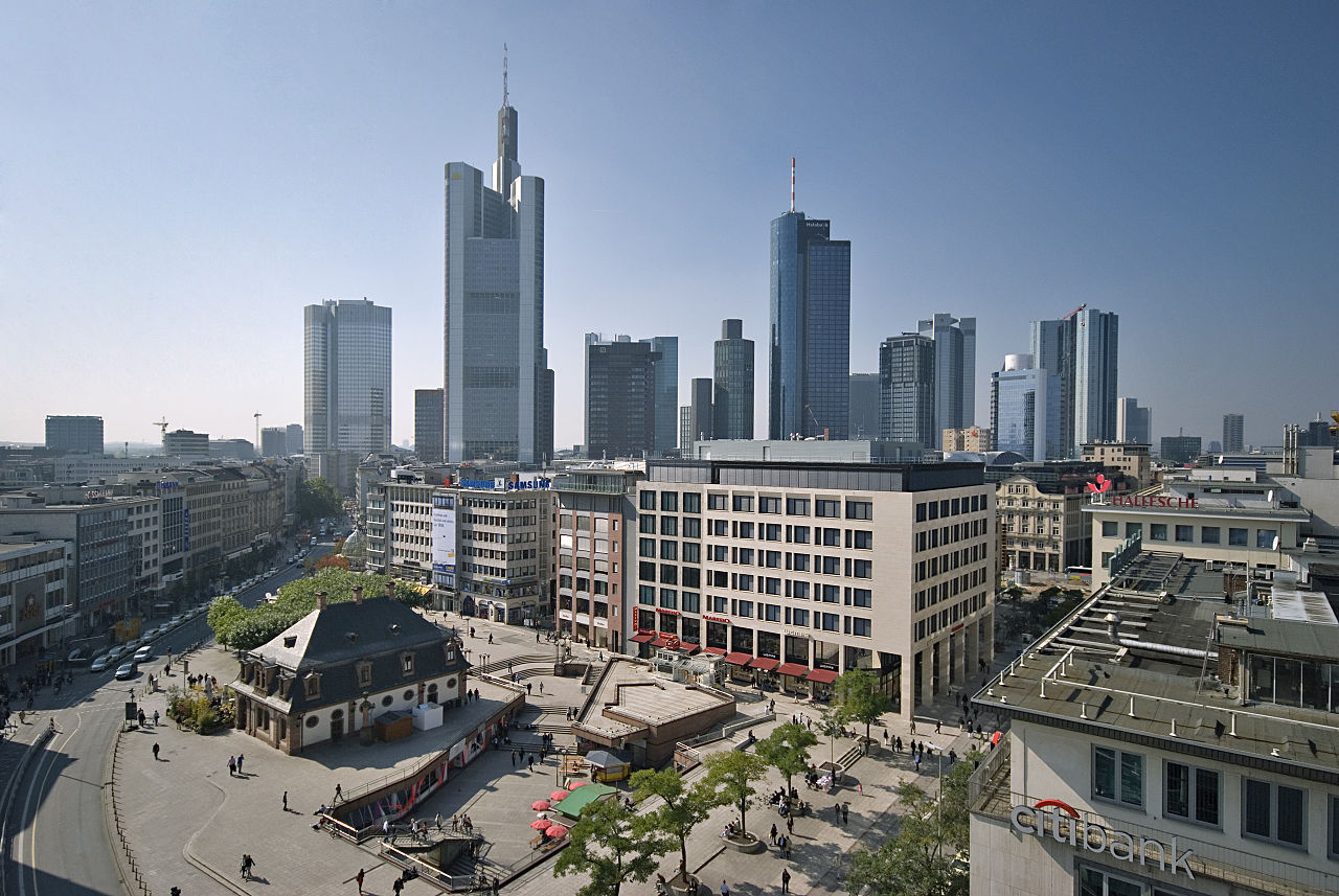 Hauptwache Frankfurt am Main mit Skyline